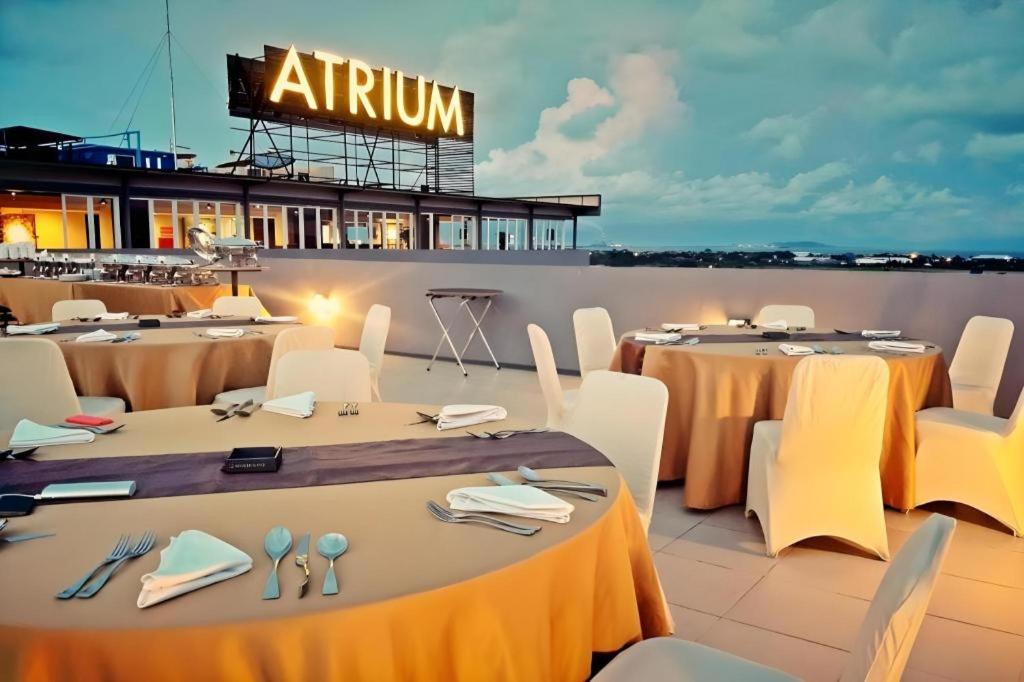 Atrium Premiere Cilacap Exterior foto