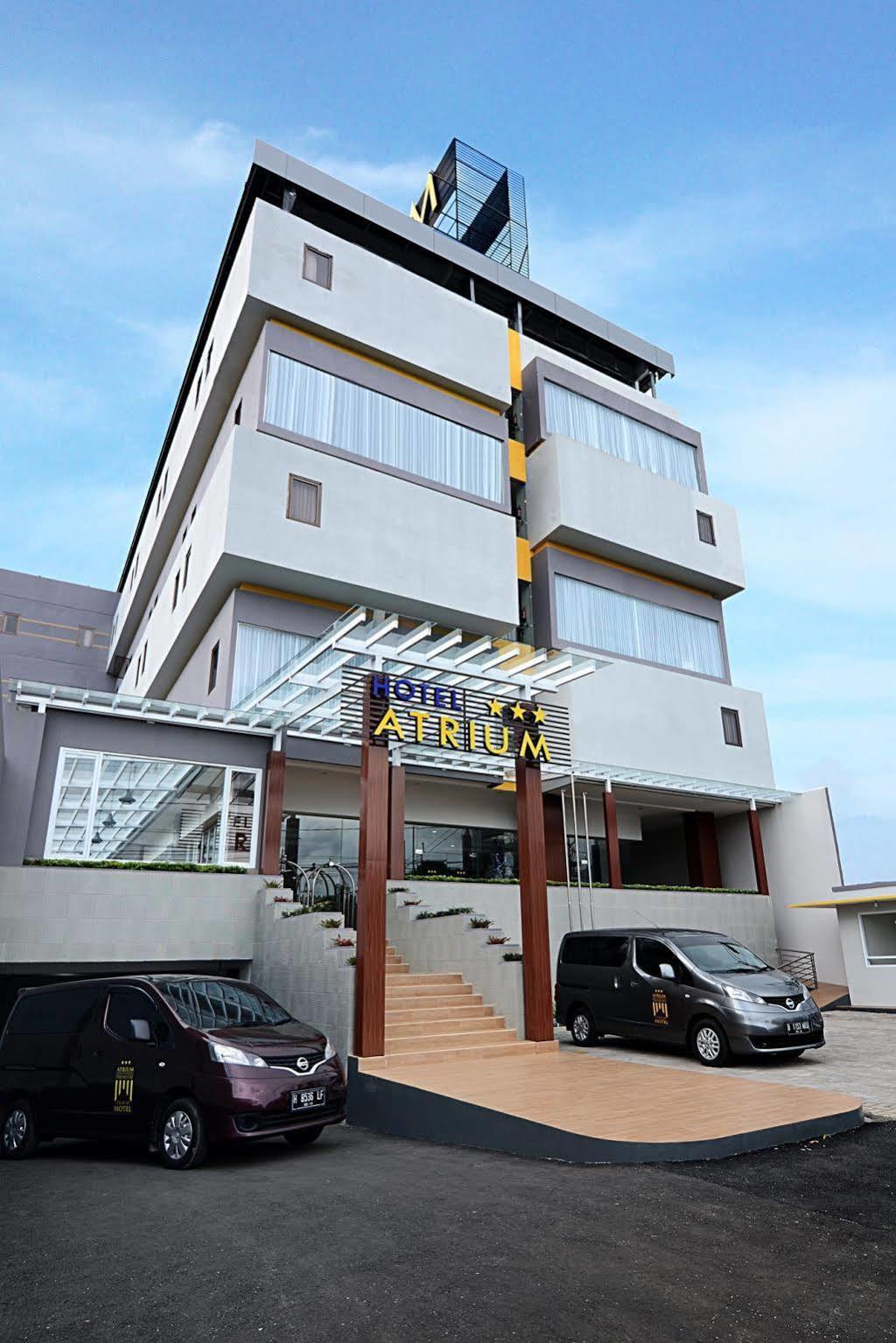 Atrium Premiere Cilacap Exterior foto